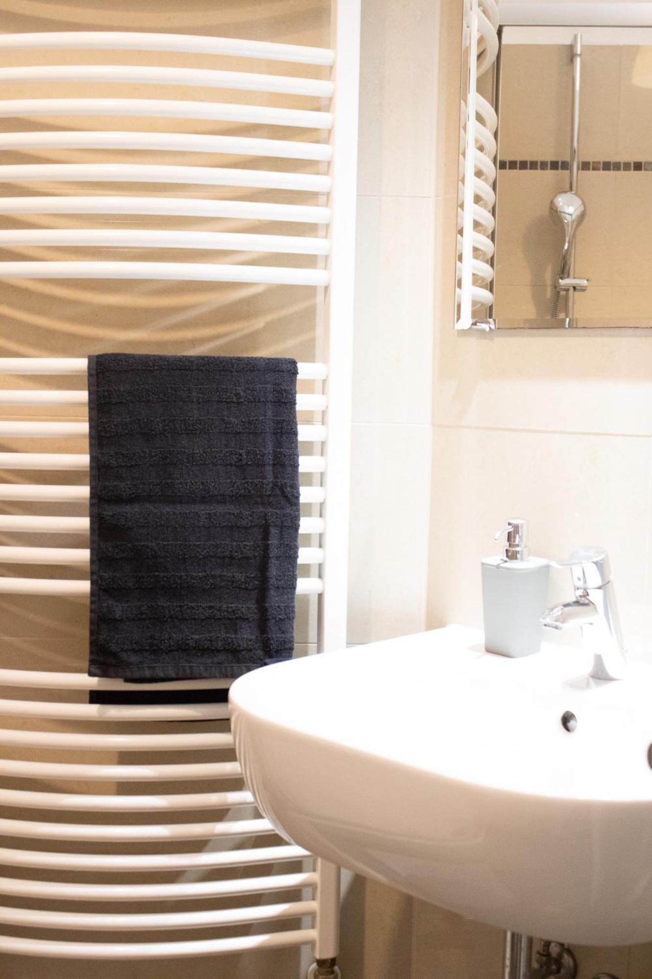 Apartment Wiesbaden Mitte, Zentral Am Park, Congresscenter 5 Min, Bahnhof 10Min Eksteriør bilde